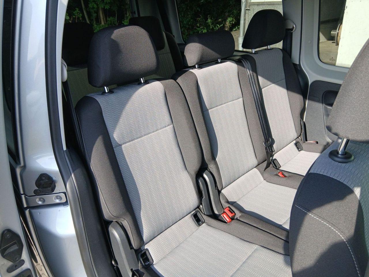 Volkswagen Caddy Maxi Comfortline, 7-Sitzer, AHK, NAVI