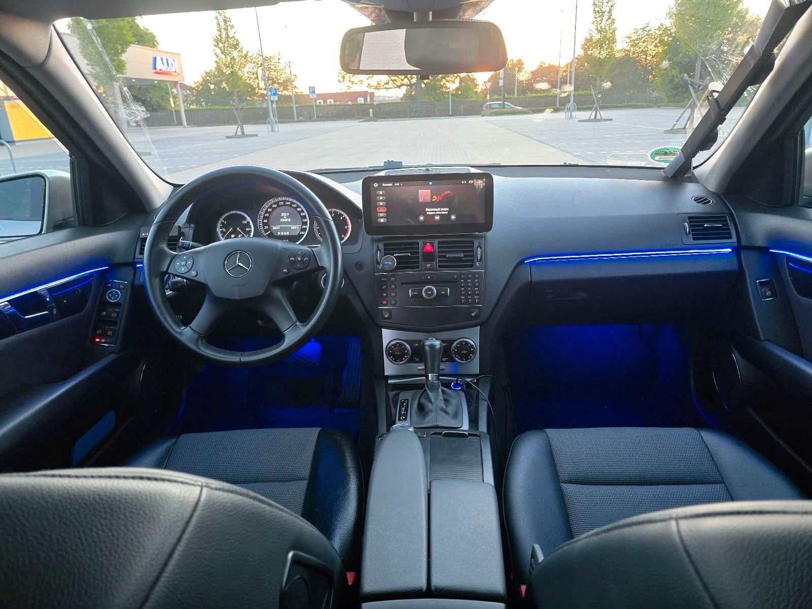 Mercedes-Benz C200 2009 — photo 9