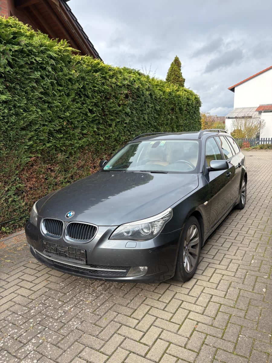 BMW 520i Touring 5 Dakota LEDER+AHK+PDC