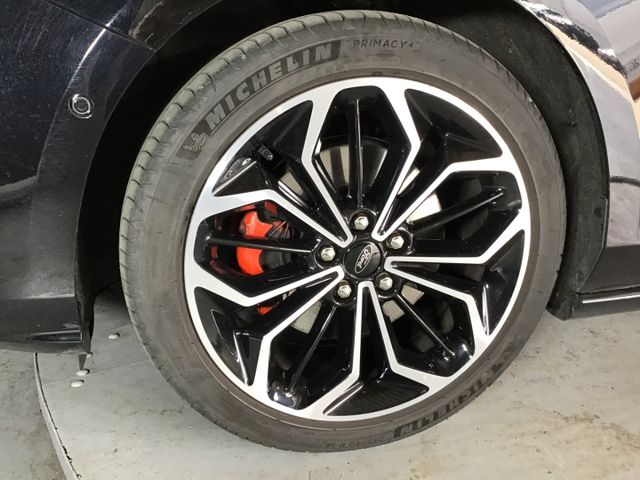 Fahrzeugabbildung Ford Focus ST-Line 1.5 Turnier Autom/Navi/Kamera/PDC