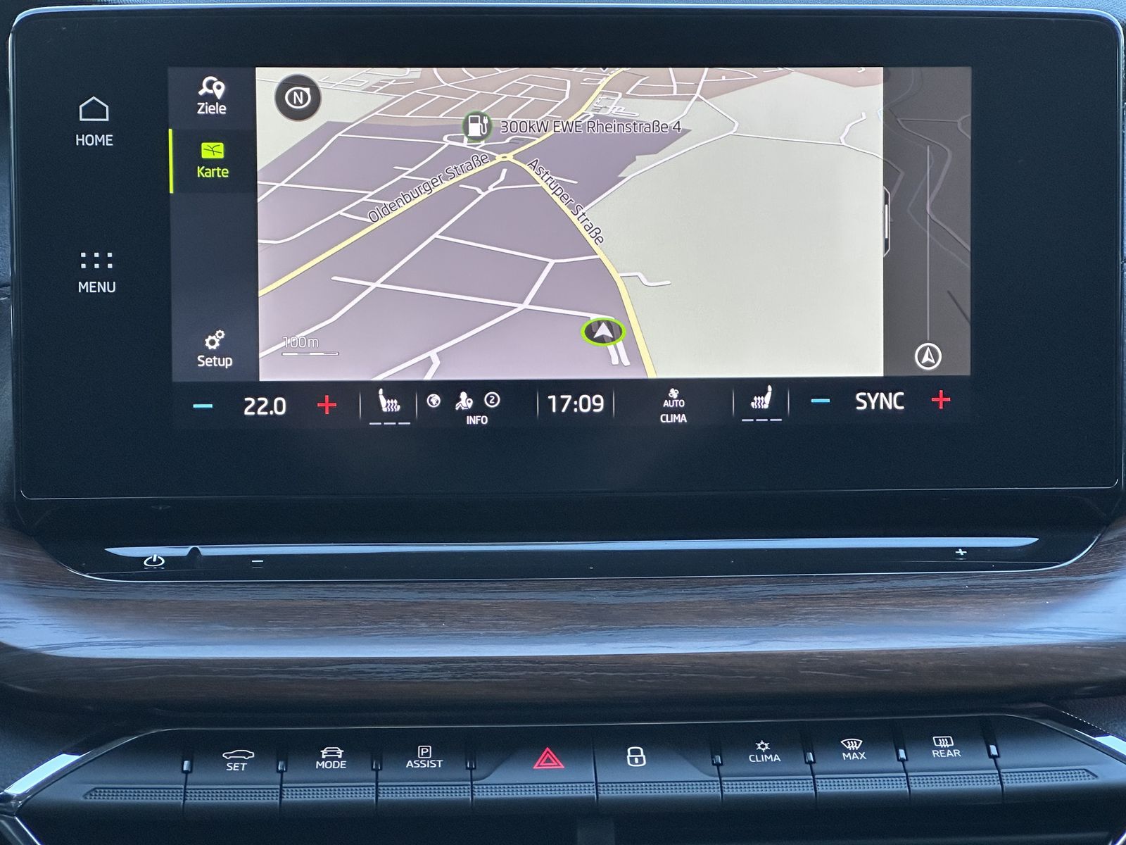 Fahrzeugabbildung SKODA Octavia Combi Scout 4x4 NAV+LED+AHK+HEAD-UP+18ZO