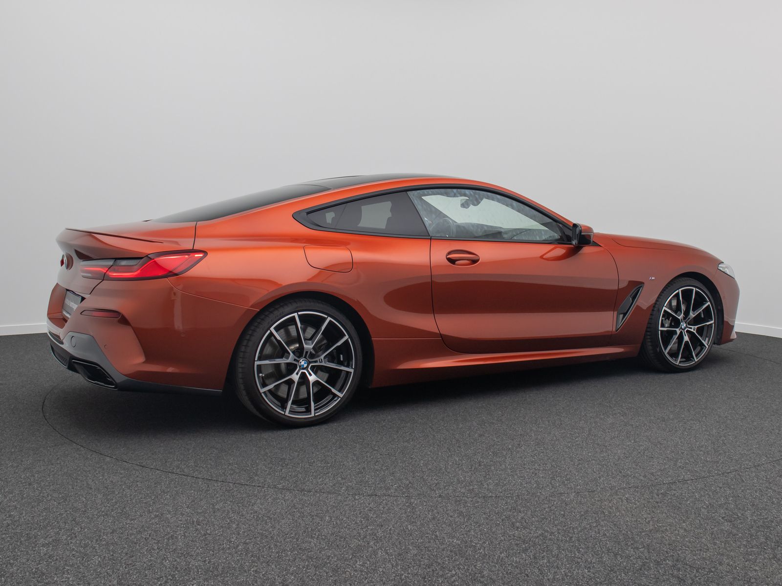 Fahrzeugabbildung BMW M850i xD Laser Kamera HUD DAB H/K SoftCL 20Zoll
