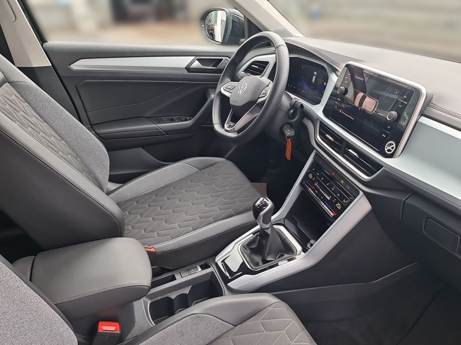 Volkswagen T-Roc - Bild 12