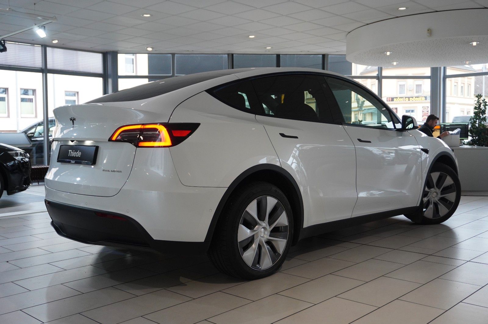 Fahrzeugabbildung Tesla Model Y LONGRANGE DUAL-MOTOR NAVI/KAMERA/DAB/AMD