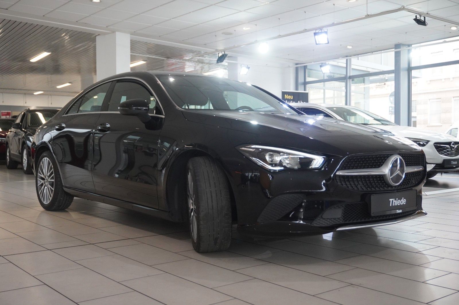 Fahrzeugabbildung Mercedes-Benz CLA 200 COUPE PROGRESSIVE NAVI/LED/KAMERA/VIRTU.