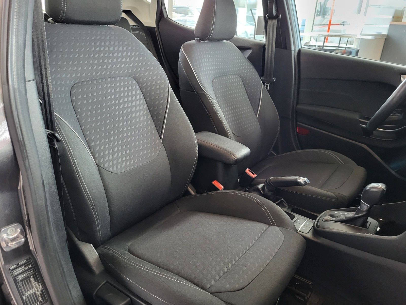 Fahrzeugabbildung Ford Fiesta Titanium Autom., Winter-Paket