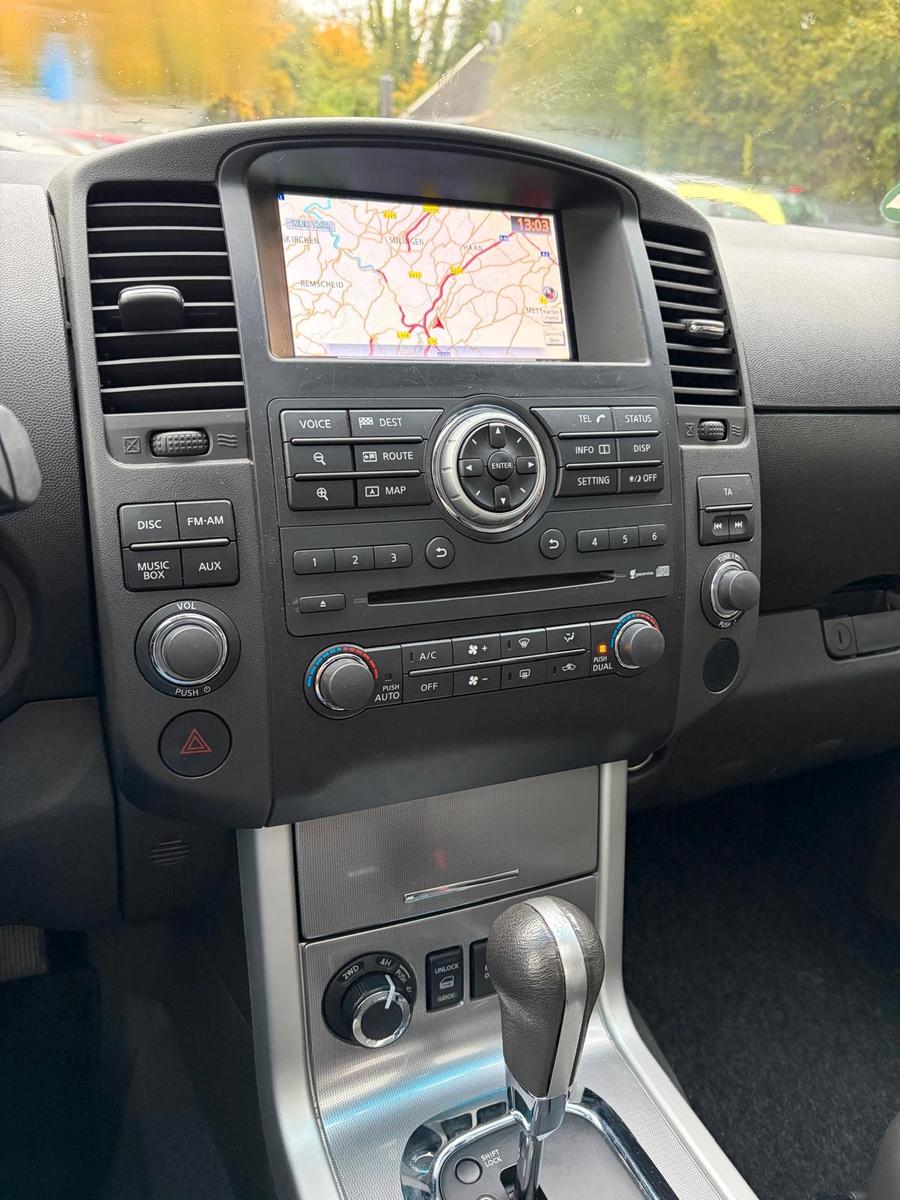 Nissan Navara 3.0 V6 dCi 231 ch – 4x4 – BVA – Double Cab – Cuir – Toit ouvrant – 78 000 km