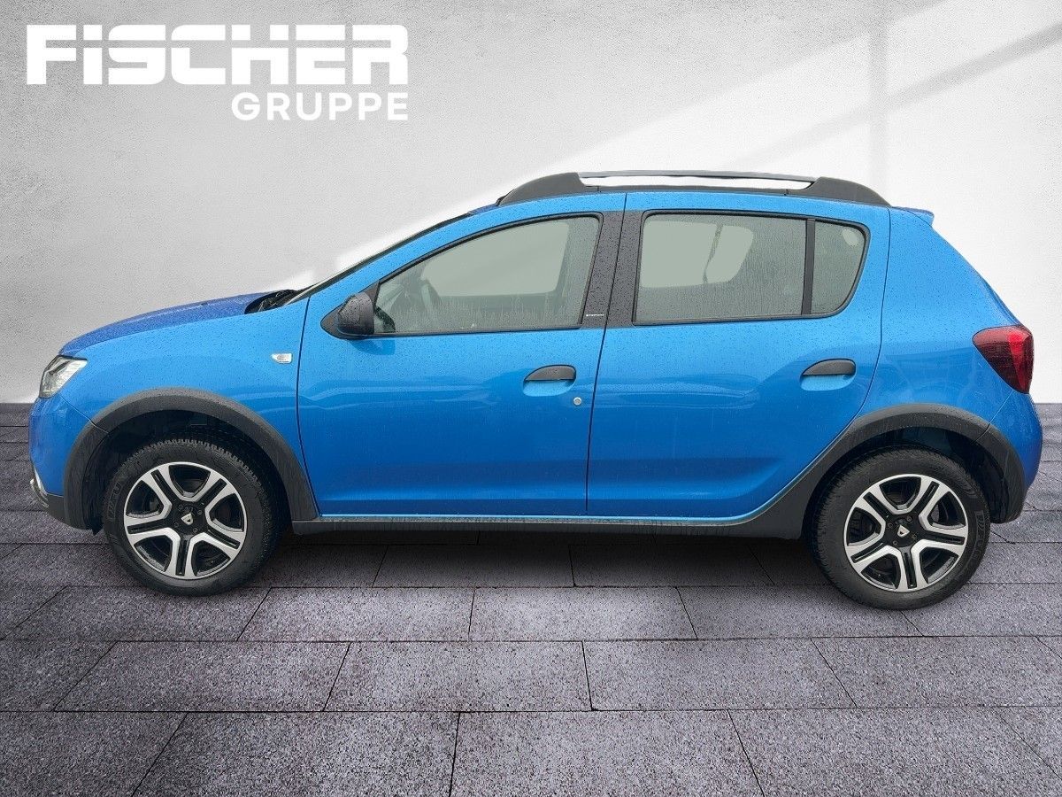 Fahrzeugabbildung Dacia Sandero Stepway Celebration Tce 90 Kamera