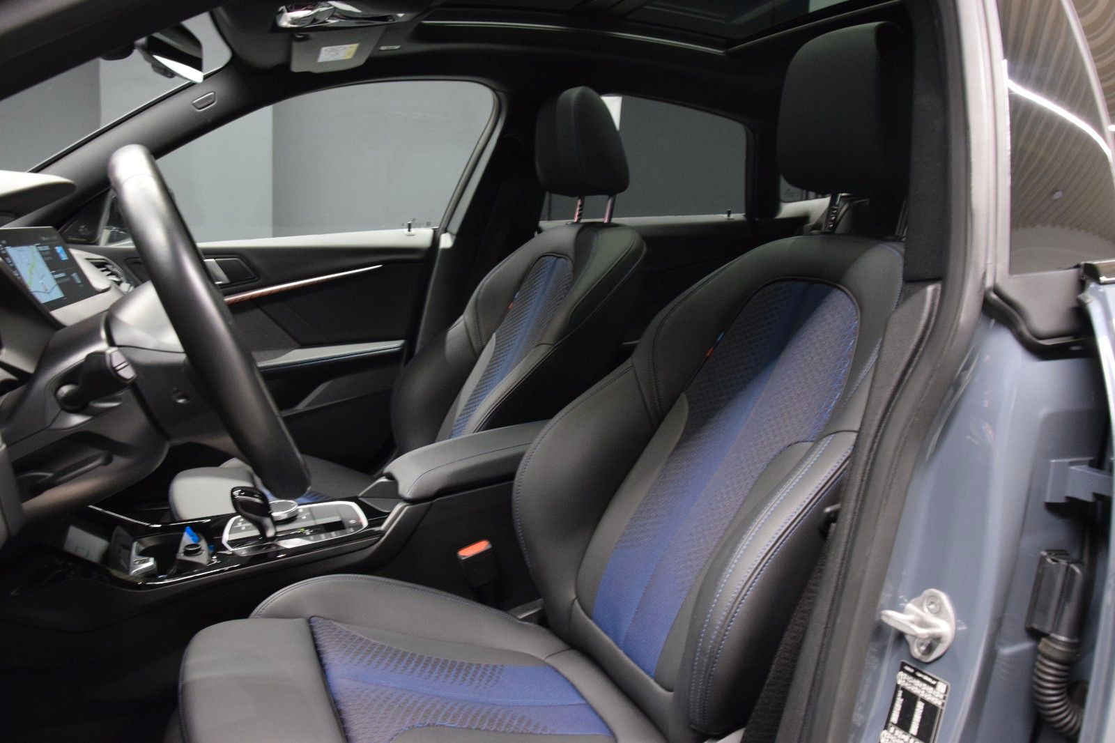 Fahrzeugabbildung BMW 218i Gran Coupé M Sport H&k Panorama HuD Memory