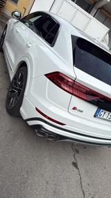 Audi SQ8 TFSI quattro tiptronic - - Audi SQ8 mit Benzin-Antrieb: Geländewagen