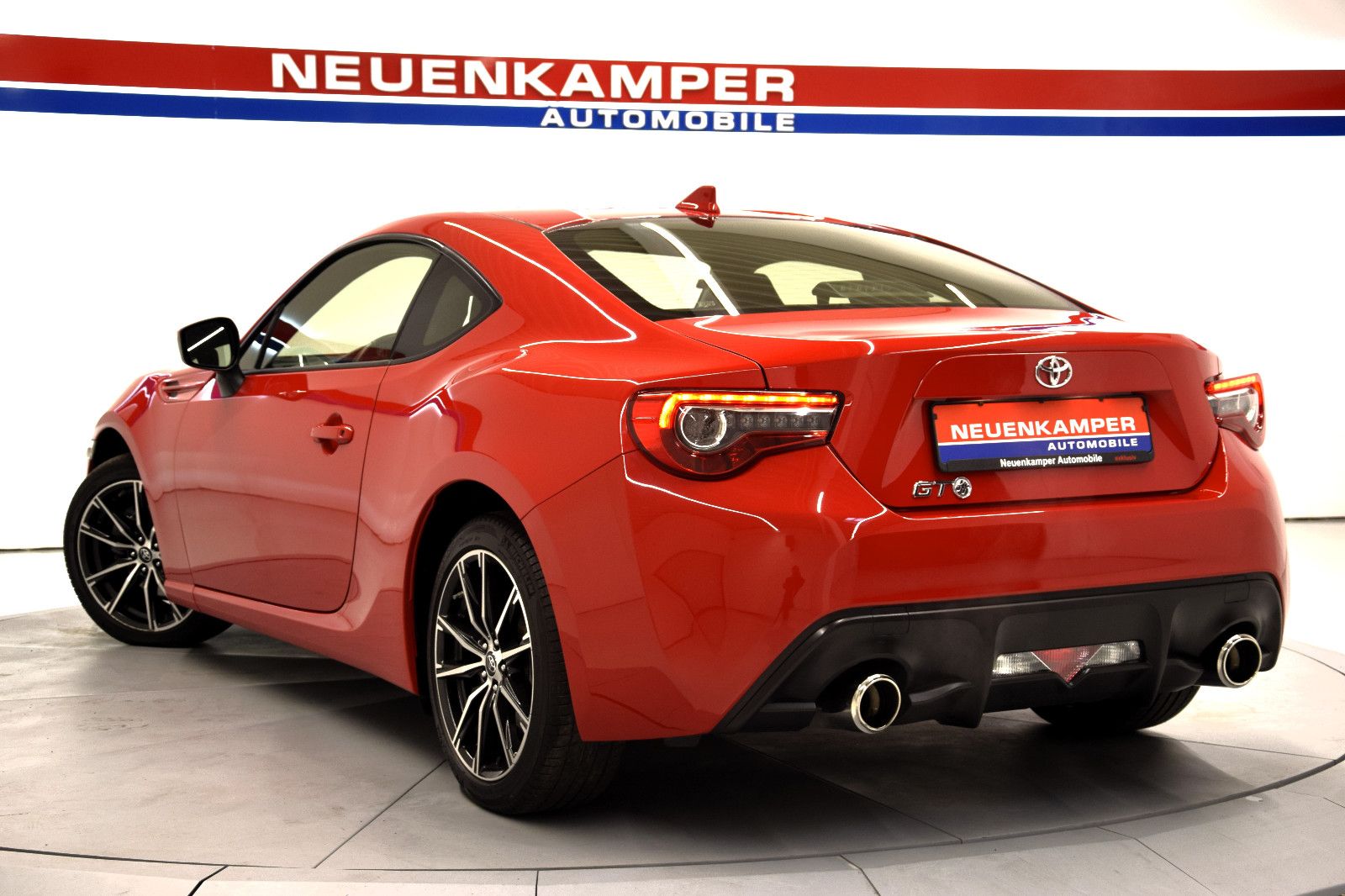 Fahrzeugabbildung Toyota GT 86 *Automatik* Bi-LED Navigation Tempomat DAB