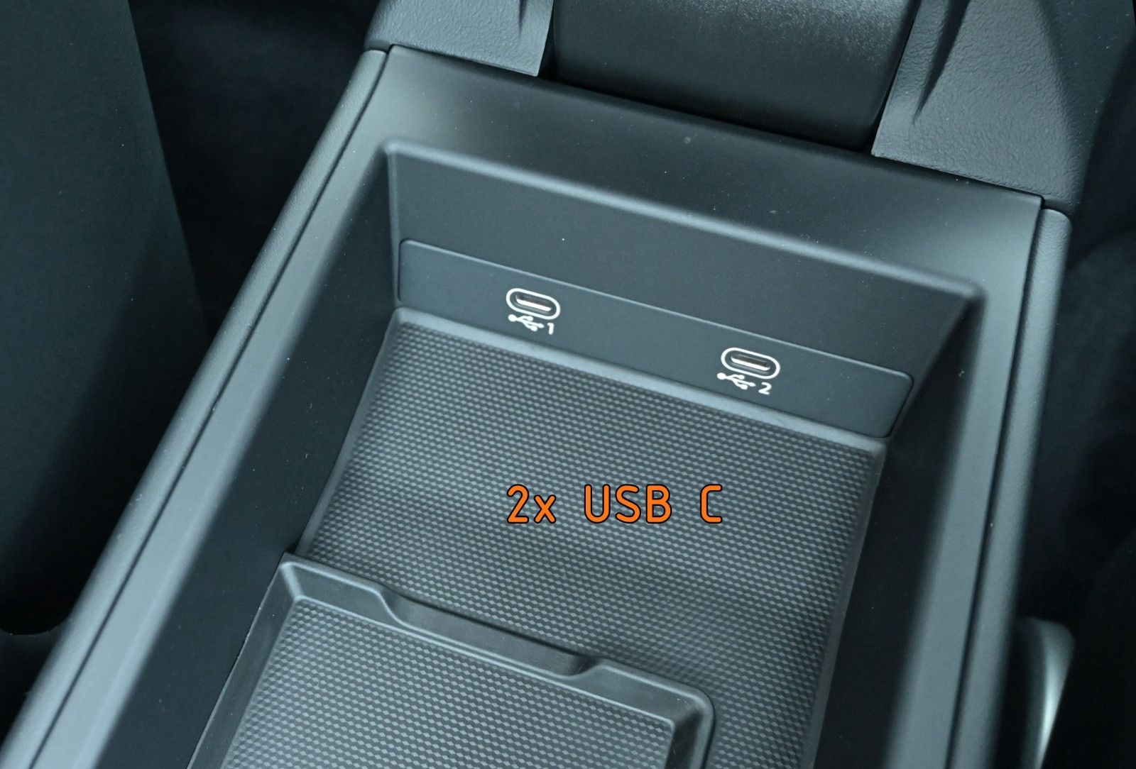 Fahrzeugabbildung Porsche 911 992 Carrera 4S Coupé °SPORT DESIGN°ACC°BOSE°