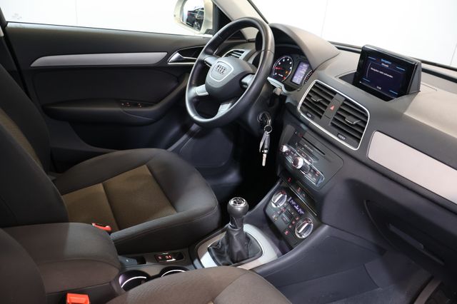 Audi Q3 1.4 TFSI TEMPOMAT+KLIMAAUT.+PDC+17"