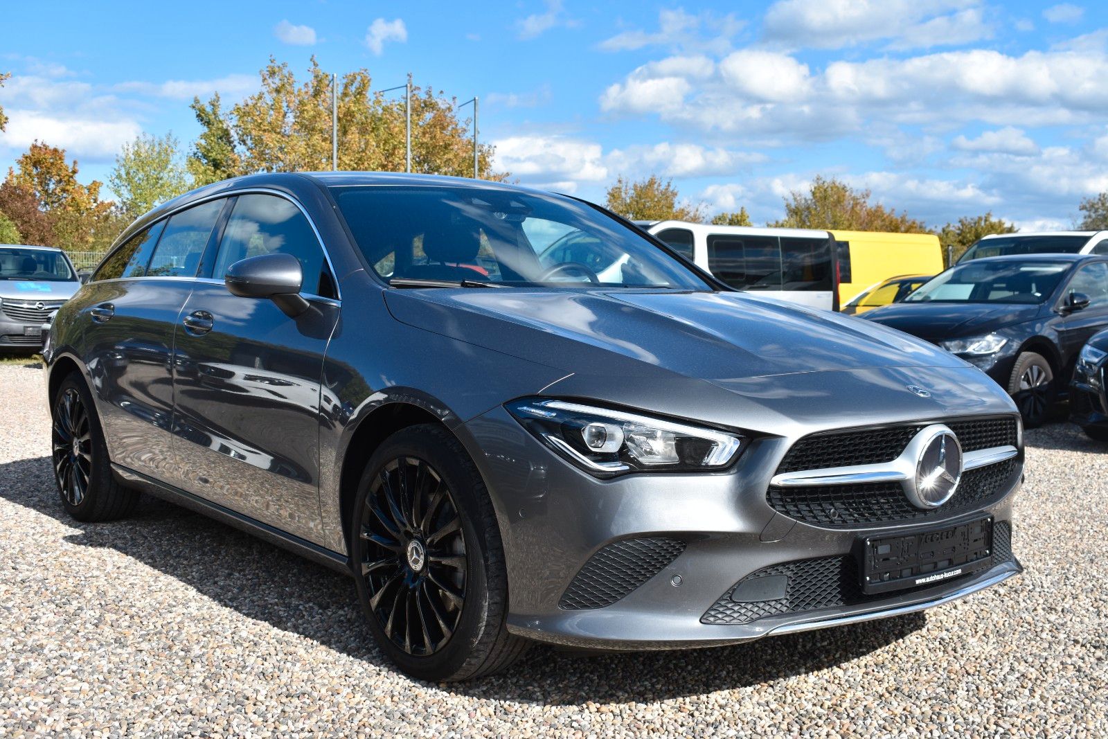 Fahrzeugabbildung Mercedes-Benz CLA 180d Shooting Brake LED/CARPLAY/KAMERA/TEMPO