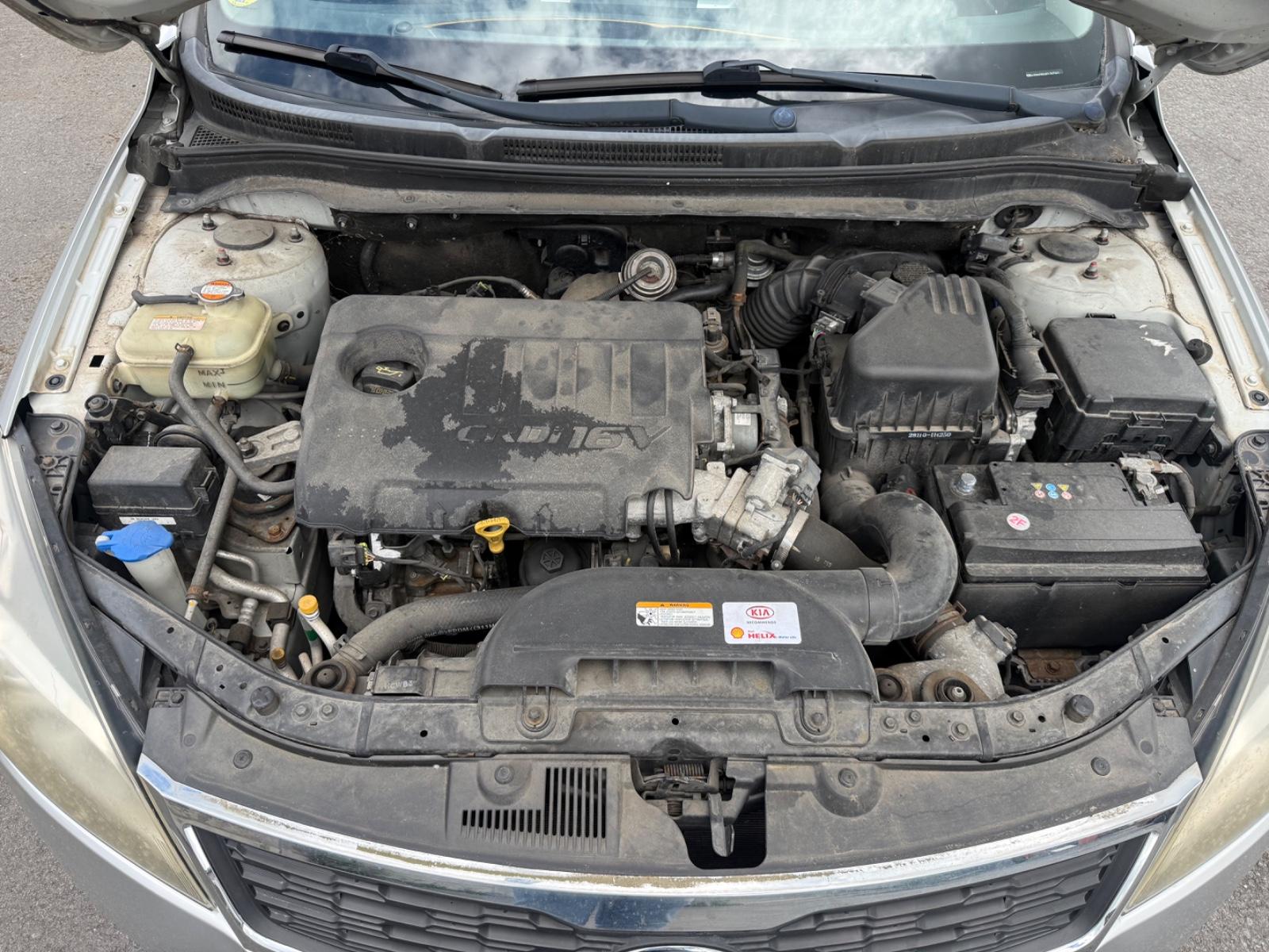 Kia cee'd 2012 — photo 12