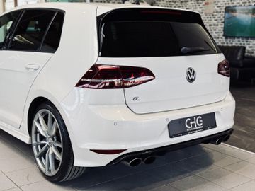 Volkswagen Golf - 11