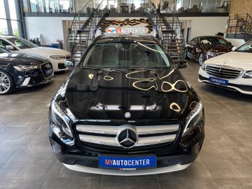 Mercedes-Benz GLA 200 7G-DCT Style *NAVI*XENON*SHZ*TEMPOMAT*