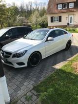 Mercedes-Benz E 400 Coupé - Mercedes-Benz E 400 mit Benzin-Antrieb