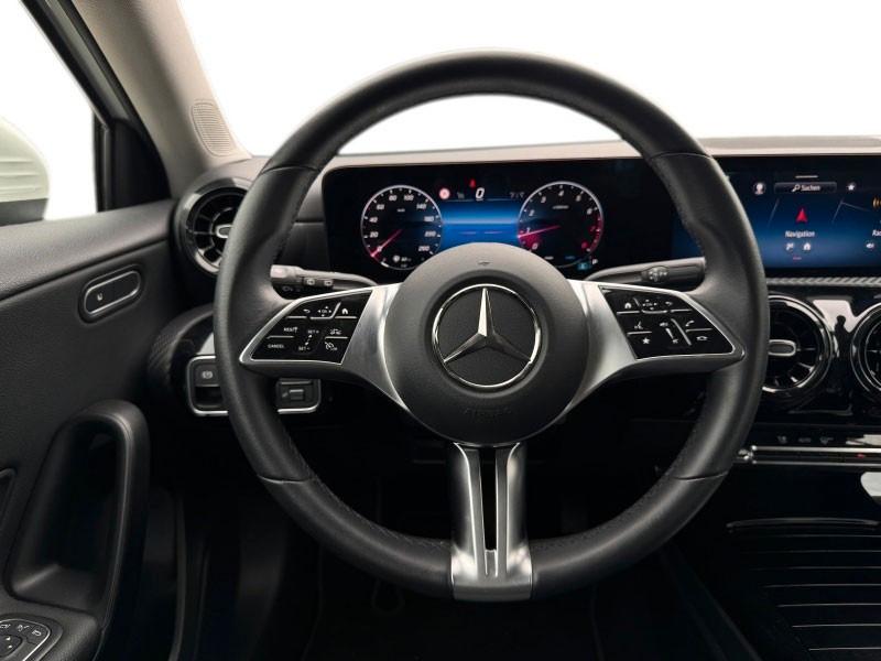Mercedes-Benz A-Class A 200, миниатюра 11