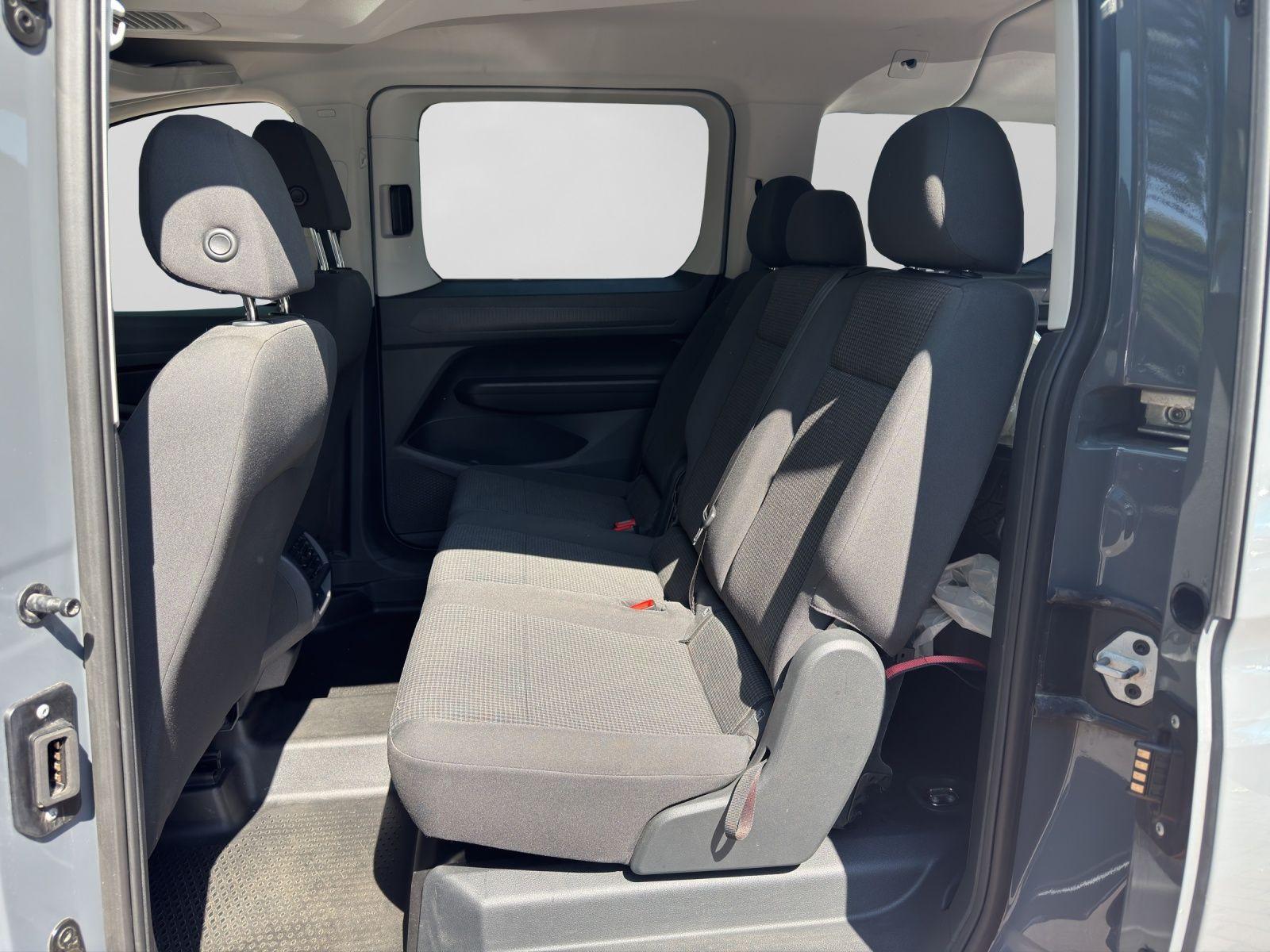 Volkswagen Caddy Maxi TDI 7-SITZE AHK KAMERA App-Connect