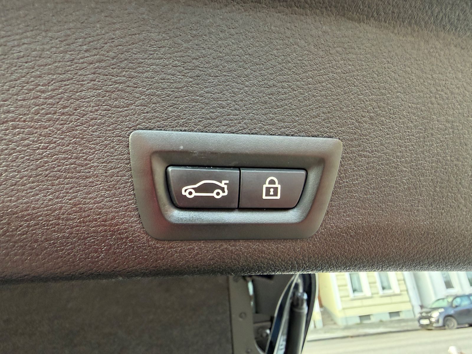 Fahrzeugabbildung BMW X4 xDrive 35 d M SPORT STANDHEIZUNG AHK SD LED