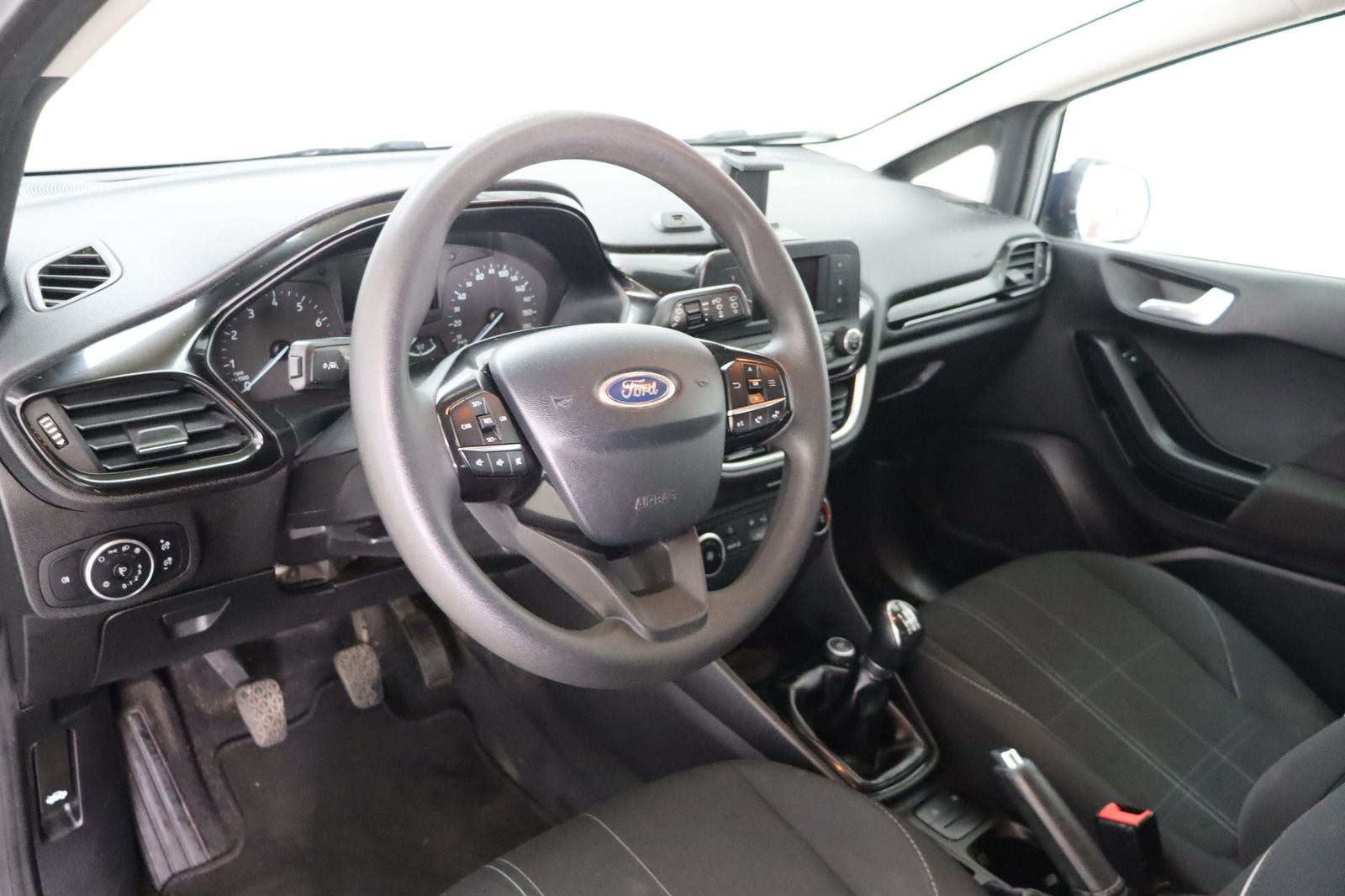 Fahrzeugabbildung Ford Fiesta 1.1 * Klima * Tempomat