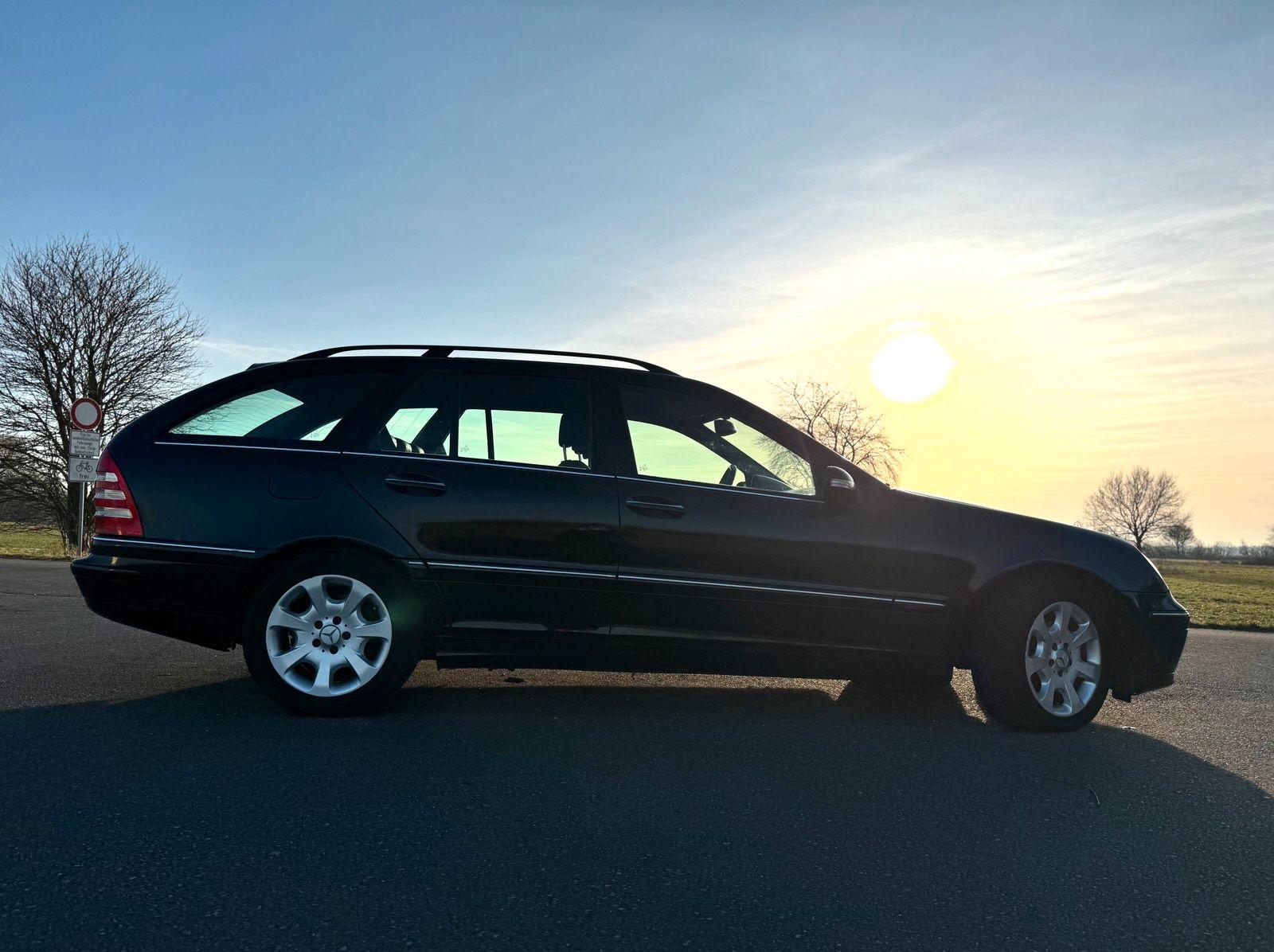 Mercedes-Benz C220 2005 — photo 8