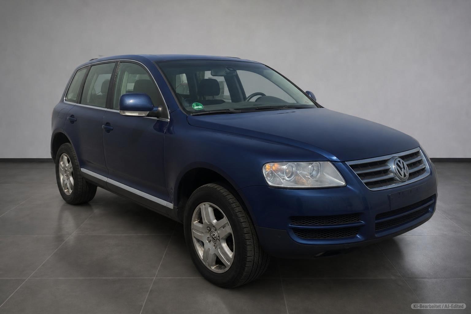 Volkswagen Touareg 2004 — rear view