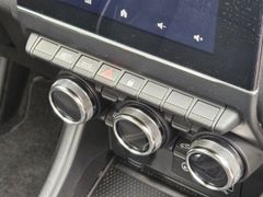 Fahrzeugabbildung Captur II Intens 1.3 TCe 140 EDC EU6d Leder LED