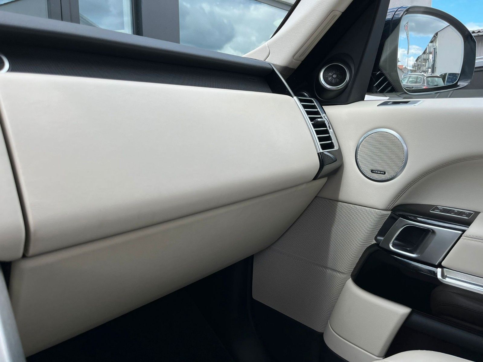 Fahrzeugabbildung Land Rover Range Rover Vogue*Pano*AHK*Luft*Softclose*RFK*