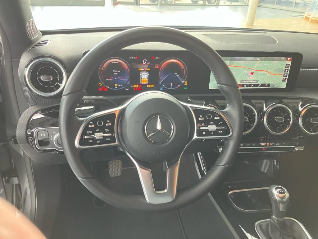 Fahrzeugabbildung Mercedes-Benz A 200 Kompaktlimousine HighEndNavi*LED*CarPlay