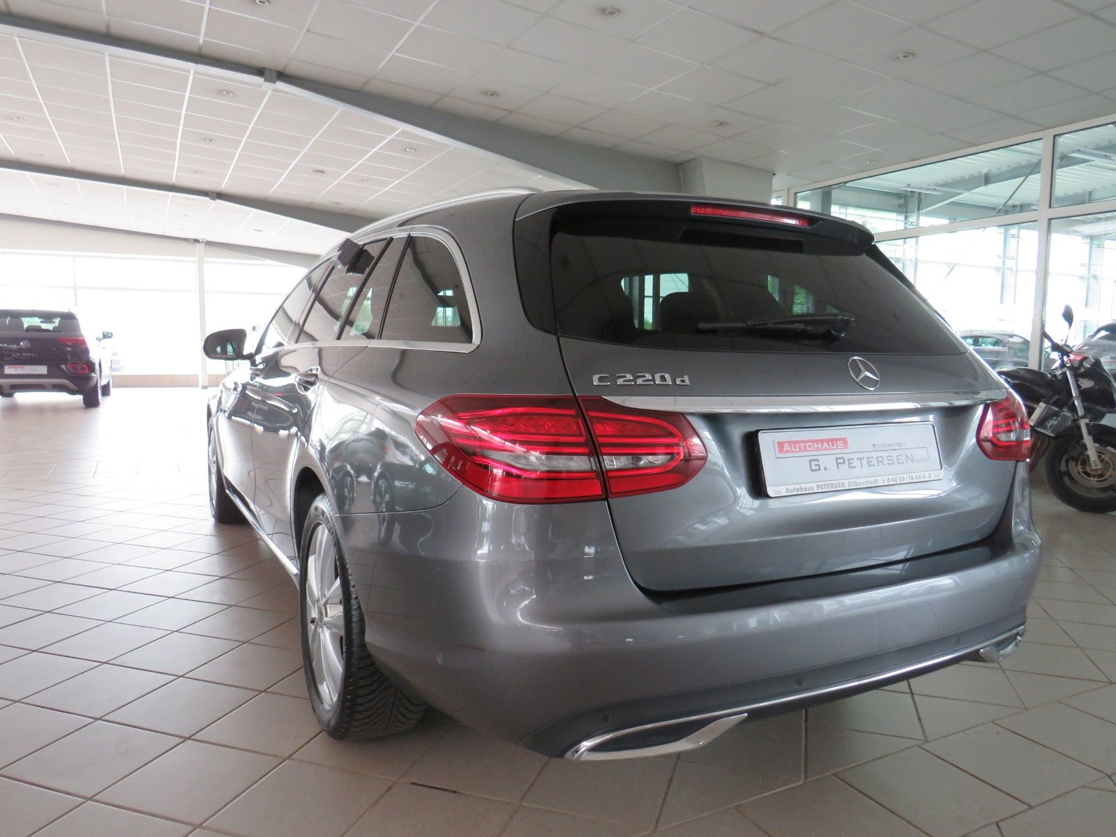 Fahrzeugabbildung Mercedes-Benz C 220 T d*9G TR*LED*CAM*Distronic*Standheizung*