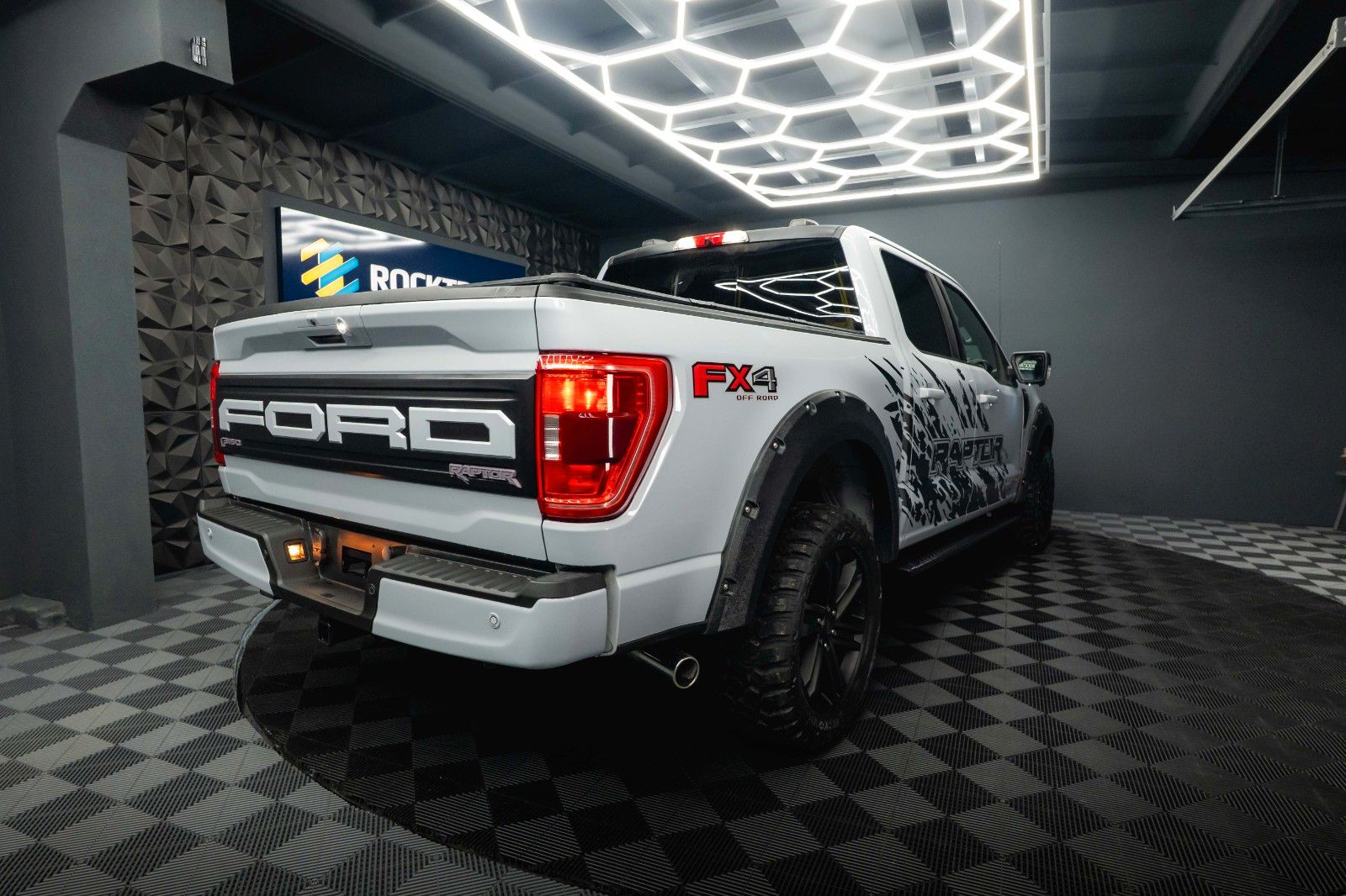 Fahrzeugabbildung Ford F150 5.0L V8 4x4 Offroad SuperCrew RAPTOR 19%