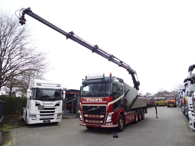 Volvo FH540 8X4 Kipper mit Kran Hiab 244-5