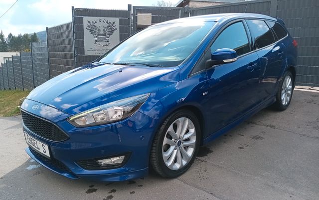 Ford Focus Turnier ST-Line - ECOBOOST