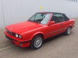 BMW E 30   320i  Cabrio   - BMW 320 aus 1992