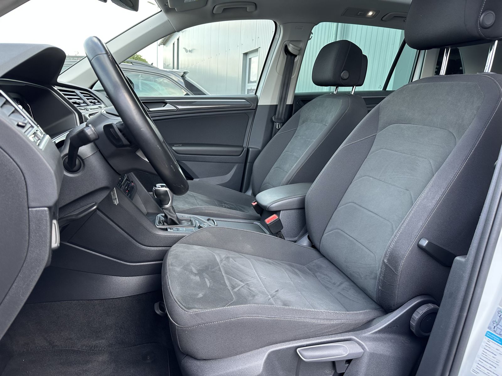 Fahrzeugabbildung Volkswagen Tiguan 2.0 TDI 4M DSG Elegance NAV+LED+AHK+PANO
