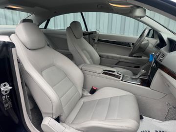Mercedes E 220 - 10