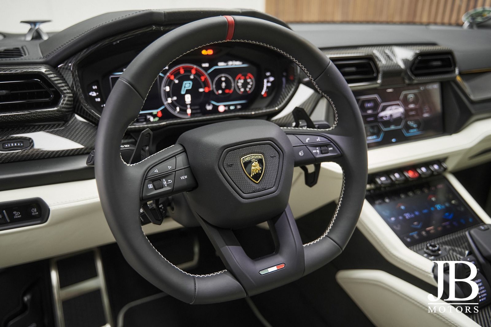 Fahrzeugabbildung Lamborghini Urus SE Panorama 3D B&O Carbon 23 Zoll