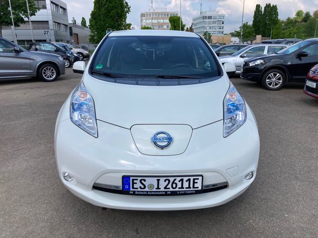 Nissan Leaf Tekna.  TEL: 017610599437