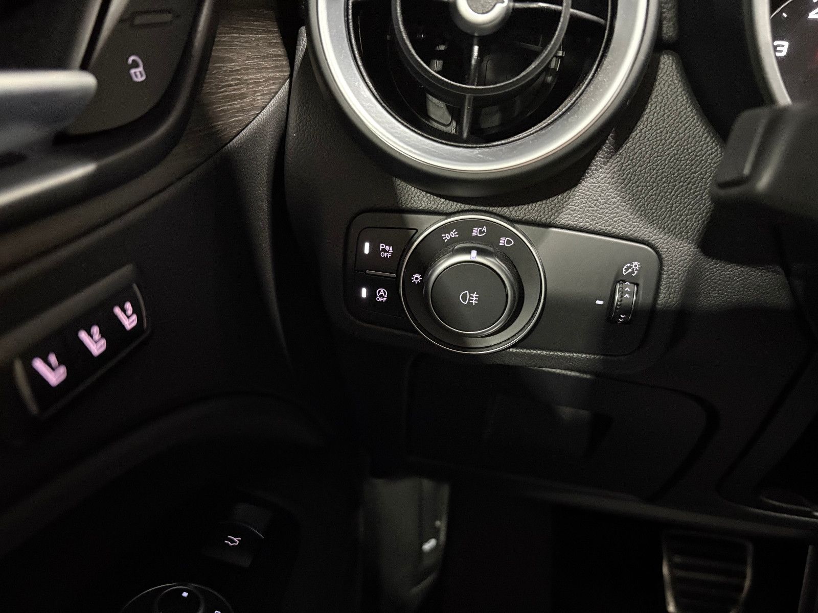 Fahrzeugabbildung Alfa Romeo Stelvio Ti Q4/MEMORY/ACC/NAVI/KAMERA/SHZ/KLIMA