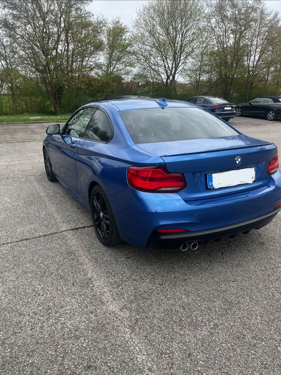 Image of BMW 225