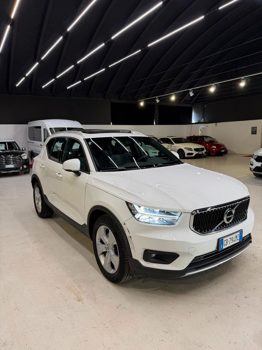 Volvo XC40 B4 AWD Geartronic R-design imagem 3