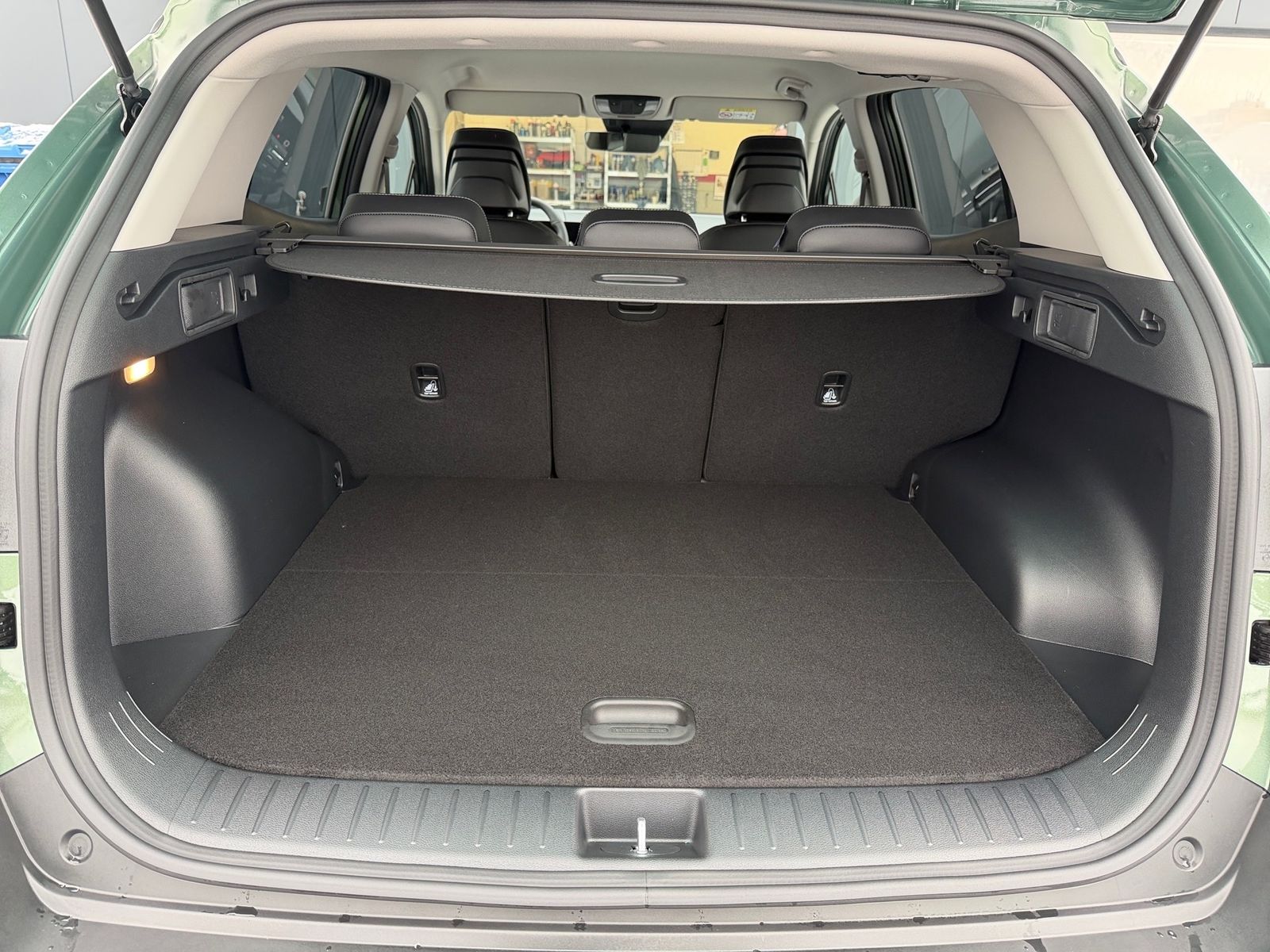 Fahrzeugabbildung Kia SPORTAGE 1.6T 2WD DCT Vision KOM Facelift