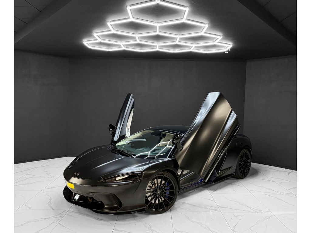 McLaren GT