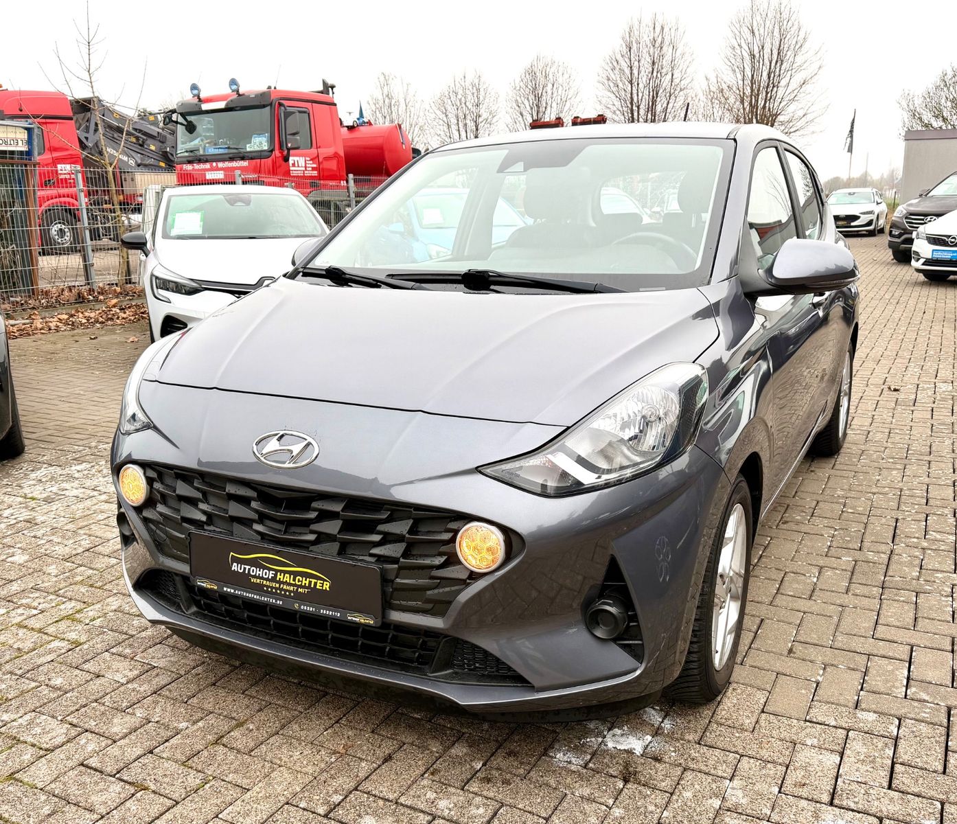 HYUNDAI i10