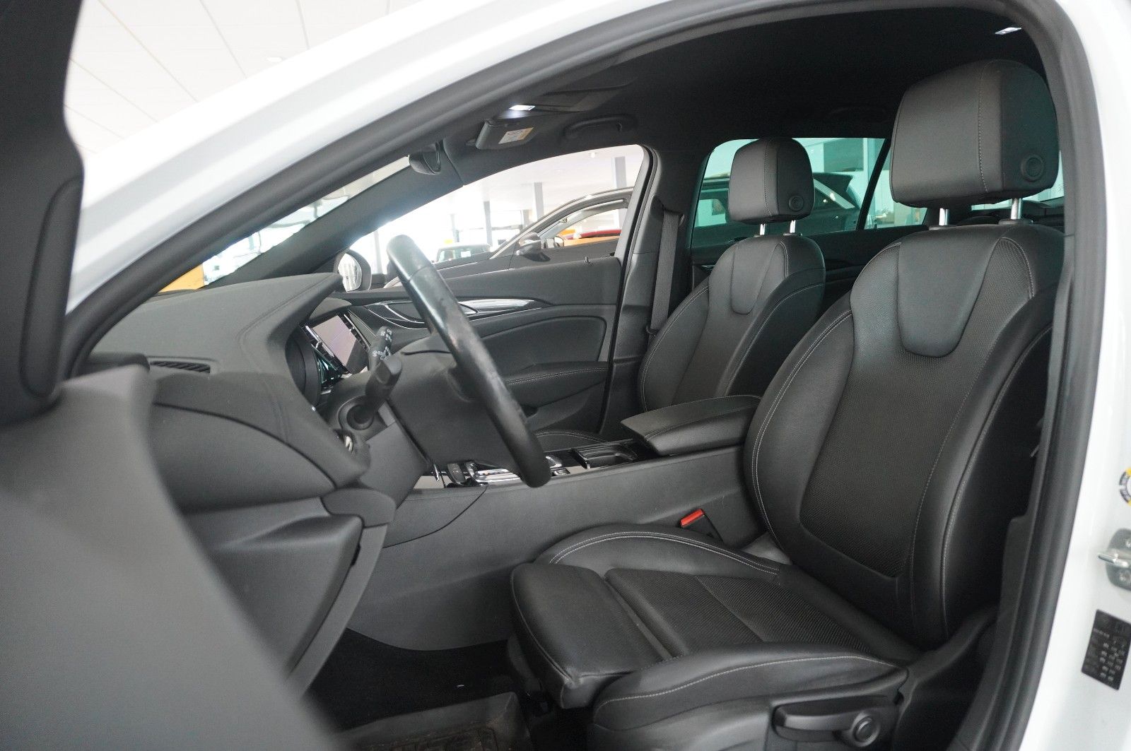 Fahrzeugabbildung Opel Insignia B ST 2.0D ELEGANCE NAVI/LED/KAMERA/HUD