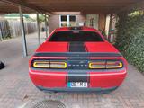 Dodge Challenger Scatpack SRT 6,4L V8 - Dodge Challenger: V6
