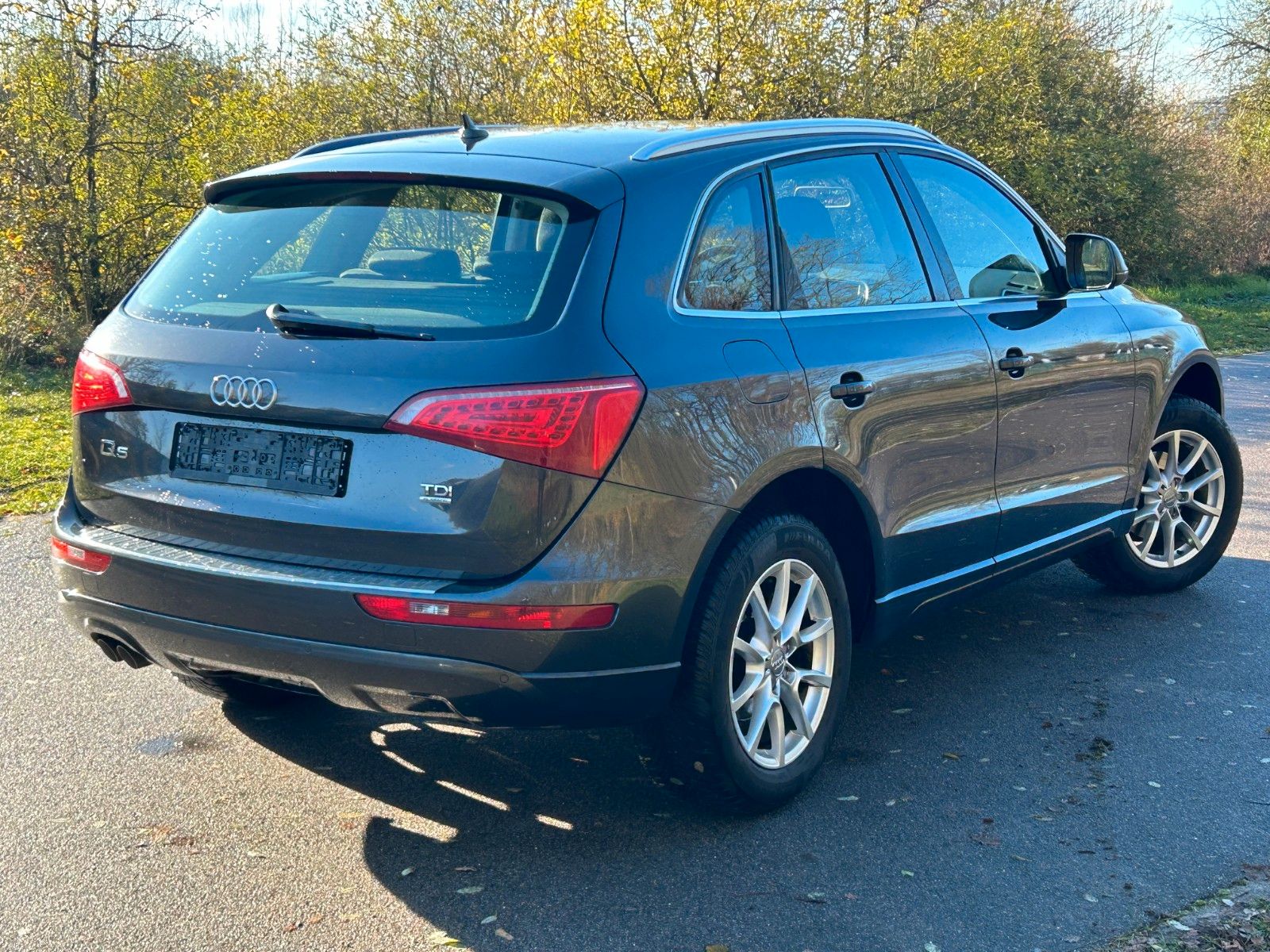 Fahrzeugabbildung Audi Q5 2.0 TDI Quattro *Navi*Allwetter*Xenon*AHK*