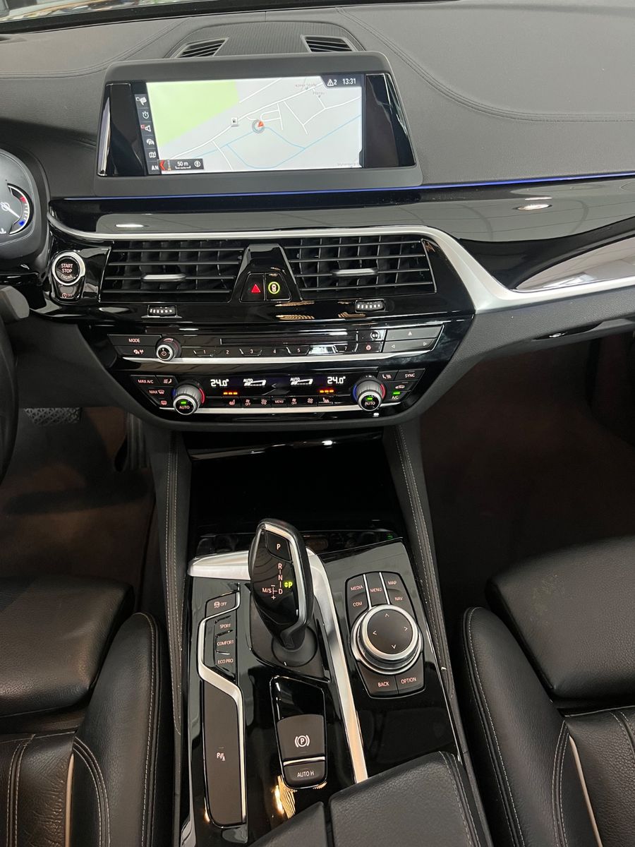Fahrzeugabbildung BMW 520 d Lim. Luxury Line